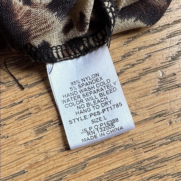 Pastel shirt with a leopard zebra print on mesh, denim accents rhinestone - Picture 9 of 10